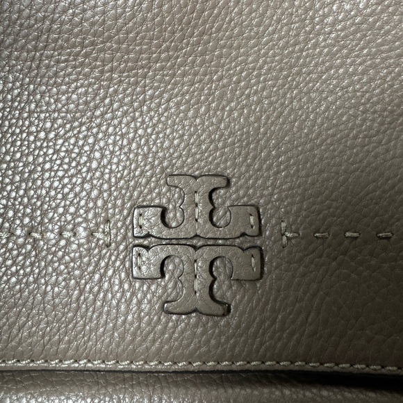 Tory Burch Tory Burch Leather Tassel Chain Shoulder Bag Leather Shoulder Bag 🌺 - Picture 4 of 10